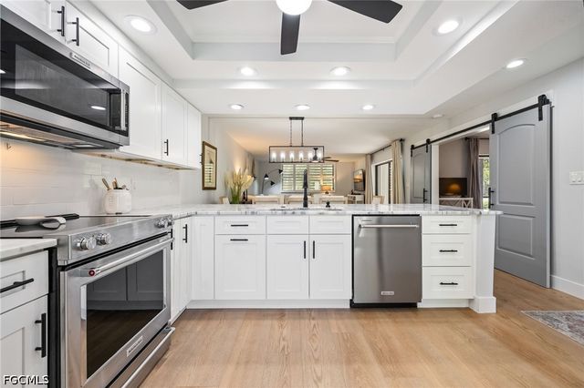 104 Pinebrook DR, Fort Myers, FL 33907