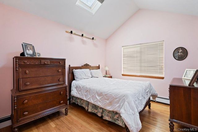 18 Barry Lane, Syosset, NY 11791