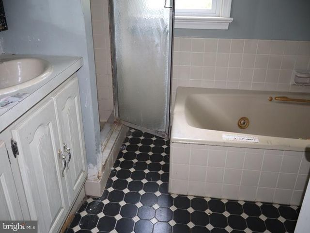 1620 OLD WELSH RD, Huntingdon Valley, PA 19006