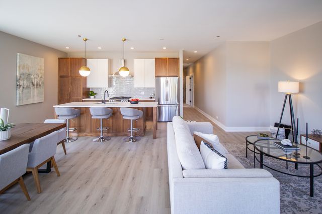 551 E 47th Street 3W, Chicago, IL 60615