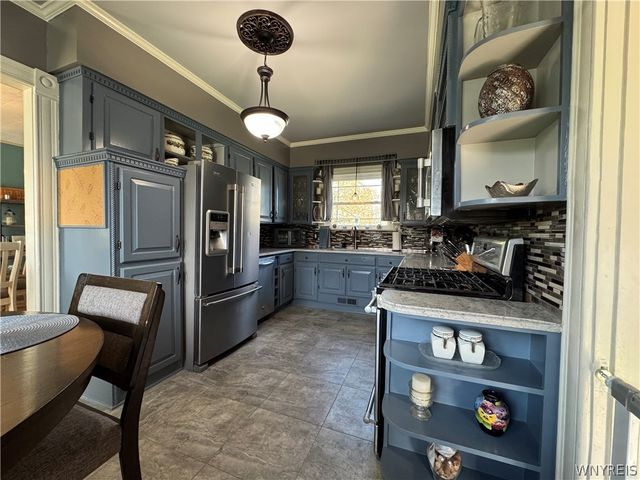 2570 Saint Paul Blvd, Irondequoit, NY 14617