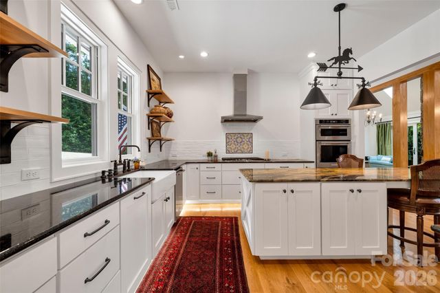 442 Autumn Sky Drive, Hendersonville, NC 28792