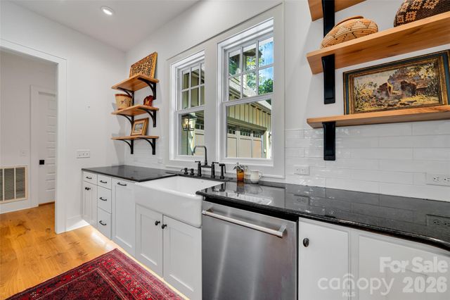 442 Autumn Sky Drive, Hendersonville, NC 28792