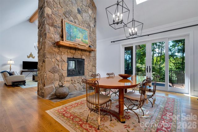 442 Autumn Sky Drive, Hendersonville, NC 28792