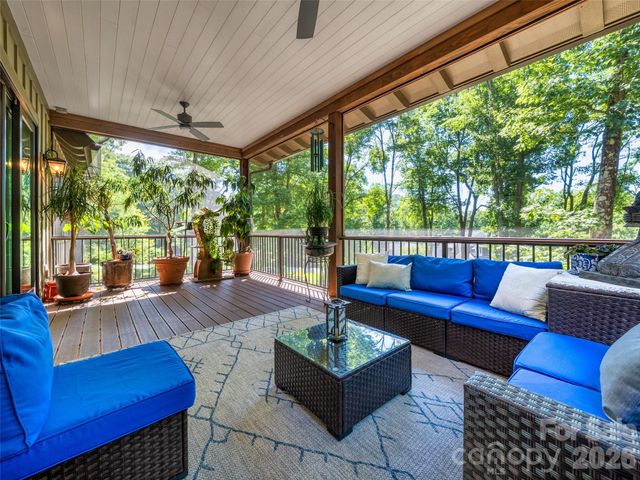 442 Autumn Sky Drive, Hendersonville, NC 28792