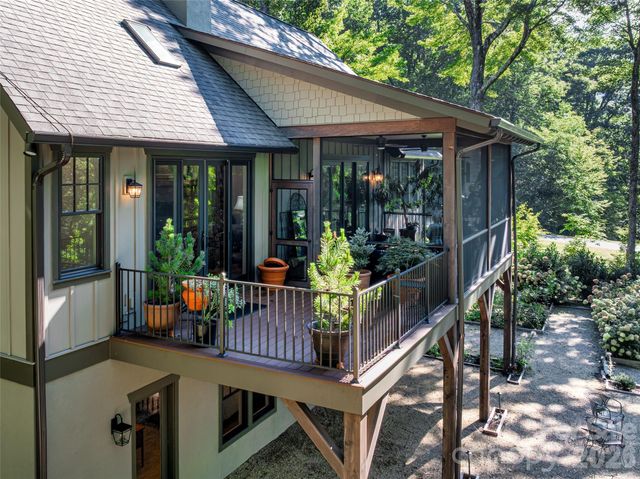 442 Autumn Sky Drive, Hendersonville, NC 28792