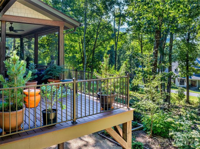 442 Autumn Sky Drive, Hendersonville, NC 28792
