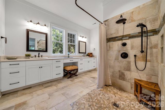 442 Autumn Sky Drive, Hendersonville, NC 28792