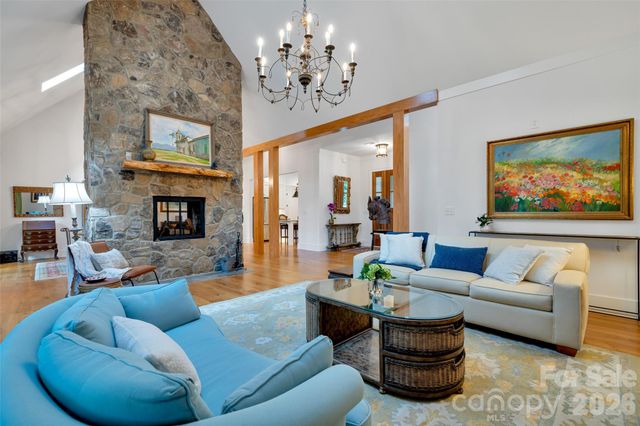 442 Autumn Sky Drive, Hendersonville, NC 28792