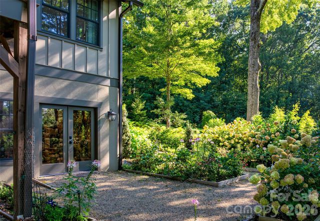 442 Autumn Sky Drive, Hendersonville, NC 28792