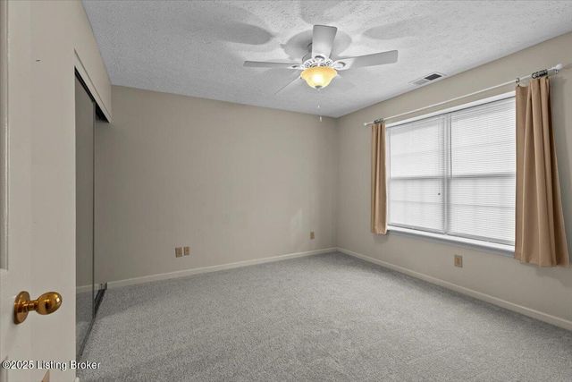 2605 Hampton Hill Ct, Louisville, KY 40220