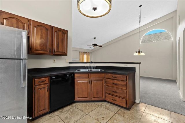 2605 Hampton Hill Ct, Louisville, KY 40220