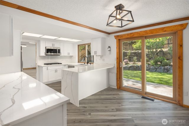 20027 106th Avenue NE, Bothell, WA 98011