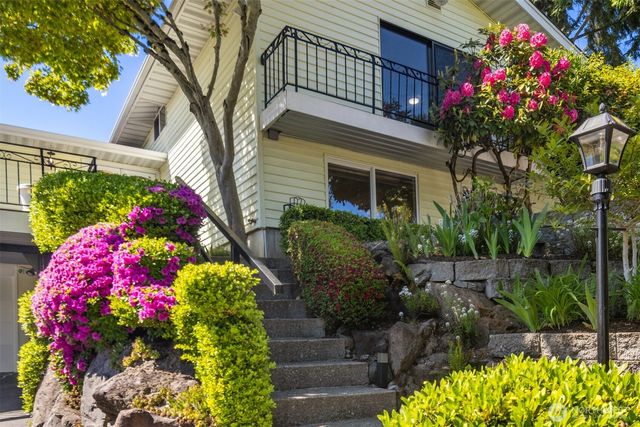 20027 106th Avenue NE, Bothell, WA 98011