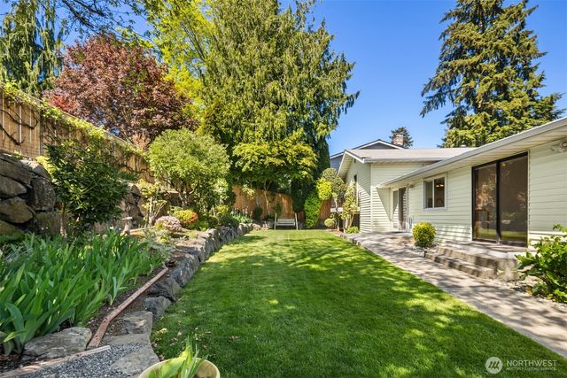 20027 106th Avenue NE, Bothell, WA 98011