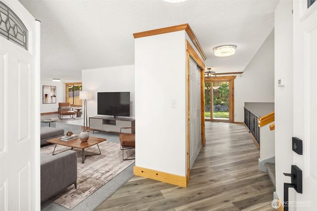 20027 106th Avenue NE, Bothell, WA 98011