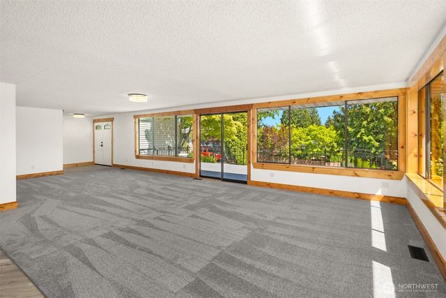 20027 106th Avenue NE, Bothell, WA 98011