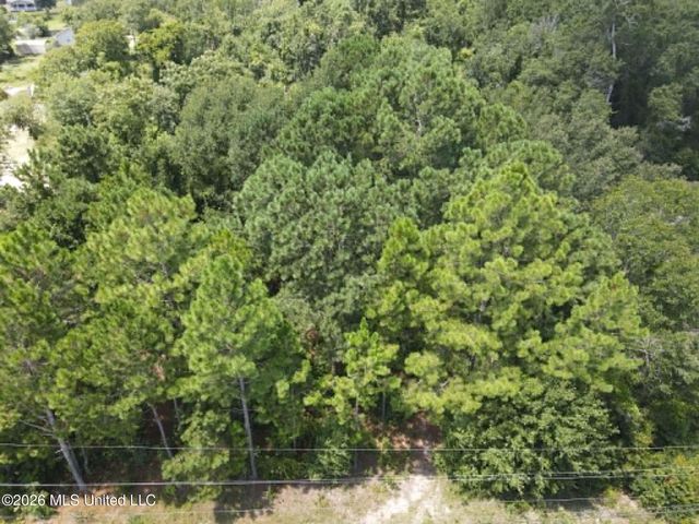 2201 Henderson Street, Waveland, MS 39576