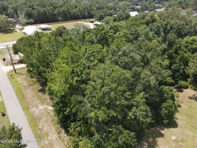 2201 Henderson Street, Waveland, MS 39576