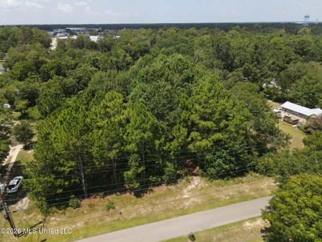 2201 Henderson Street, Waveland, MS 39576