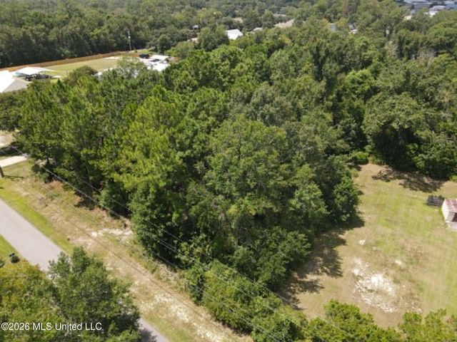 2201 Henderson Street, Waveland, MS 39576