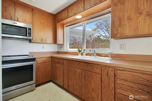 92 Utsalady Road, Camano Island, WA 98282
