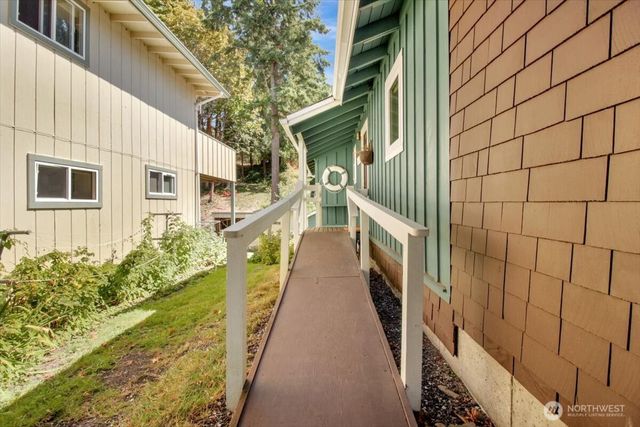 92 Utsalady Road, Camano Island, WA 98282