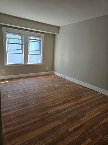 654 Metropolitan Ave 4, Boston, MA 02136