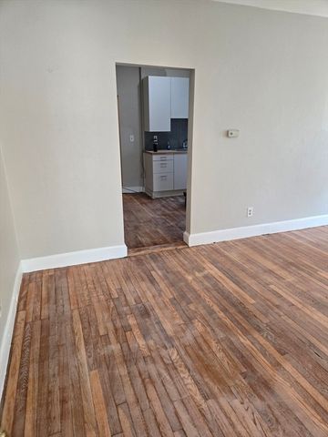 654 Metropolitan Ave 4, Boston, MA 02136