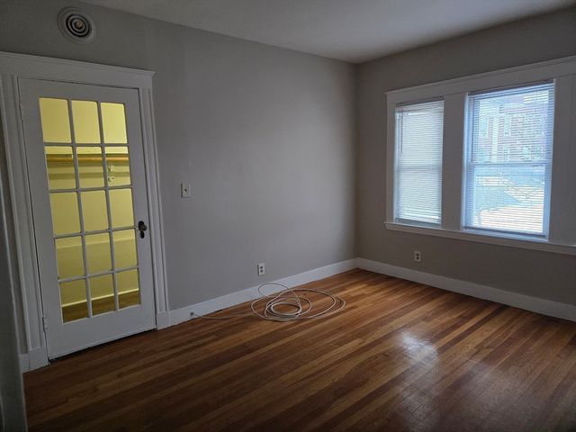 654 Metropolitan Ave 4, Boston, MA 02136