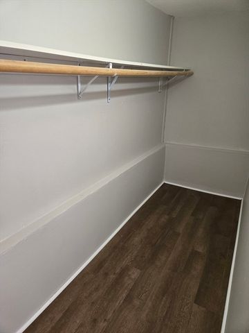 654 Metropolitan Ave 4, Boston, MA 02136