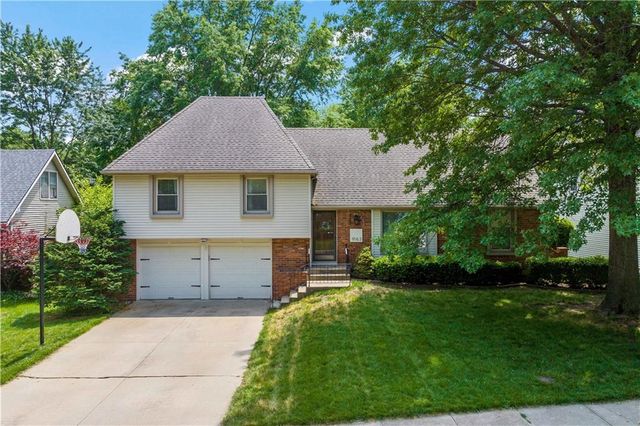9163 W 92nd Street, Overland Park, KS 66212