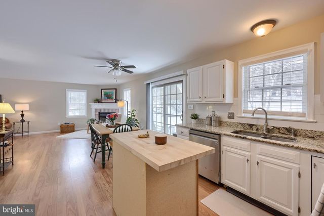 35 HENRY CT, Lancaster, PA 17601