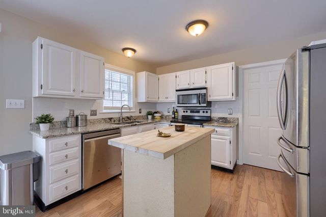 35 HENRY CT, Lancaster, PA 17601