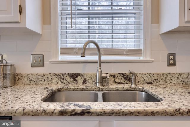 35 HENRY CT, Lancaster, PA 17601