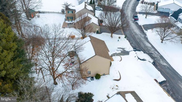 35 HENRY CT, Lancaster, PA 17601