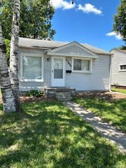27699 Brettonwoods Street, Madison Heights, MI 48071
