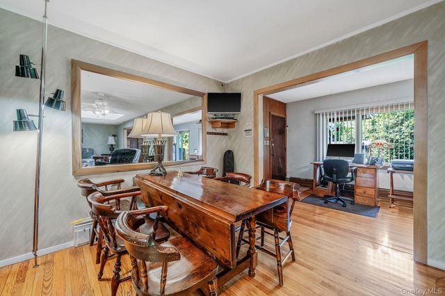 280 Deforest Road N, Dix Hills, NY 11746