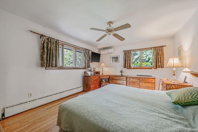 280 Deforest Road N, Dix Hills, NY 11746