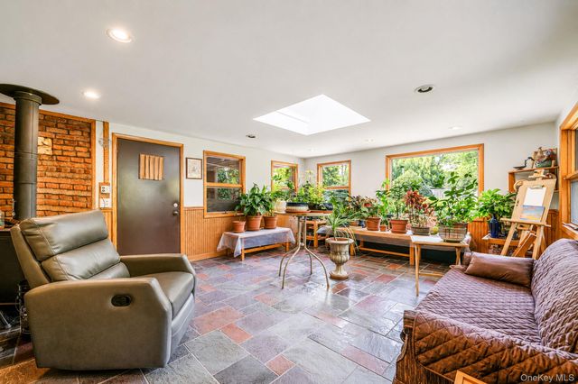 280 Deforest Road N, Dix Hills, NY 11746