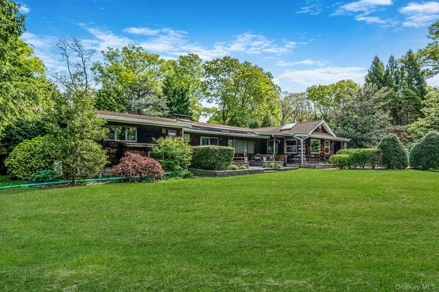 280 Deforest Road N, Dix Hills, NY 11746