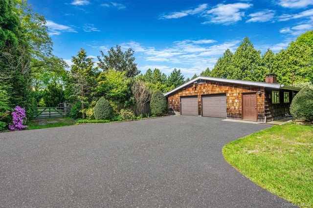 280 Deforest Road N, Dix Hills, NY 11746