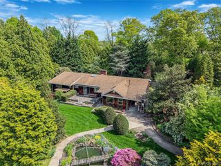 280 Deforest Road N, Dix Hills, NY 11746