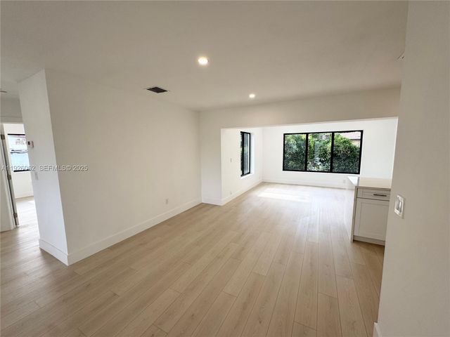 15300 NW 32nd Ave, Miami Gardens, FL 33054