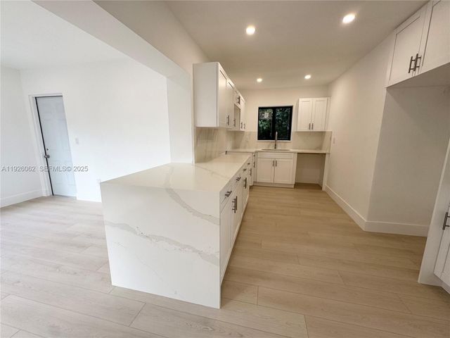 15300 NW 32nd Ave, Miami Gardens, FL 33054