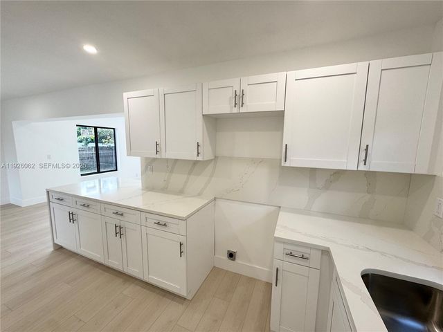 15300 NW 32nd Ave, Miami Gardens, FL 33054