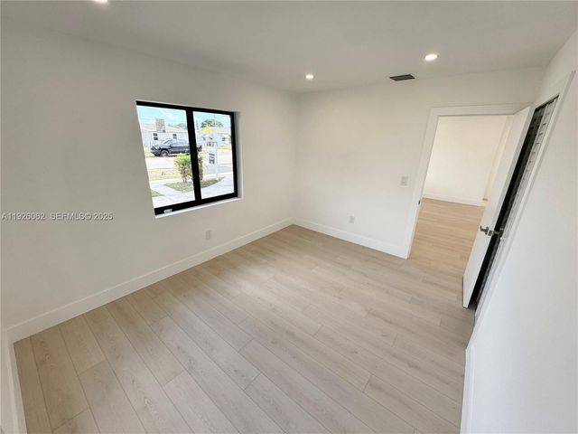 15300 NW 32nd Ave, Miami Gardens, FL 33054