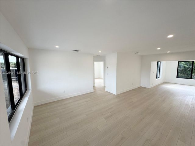 15300 NW 32nd Ave, Miami Gardens, FL 33054