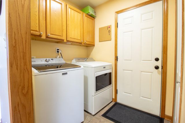 2550 Honelee Court, Valparaiso, IN 46385