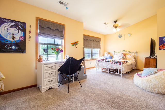 2550 Honelee Court, Valparaiso, IN 46385